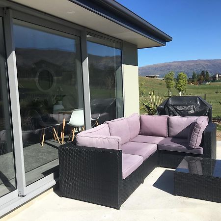 Minaret Ridge Retreat Hotel Wanaka Bagian luar foto