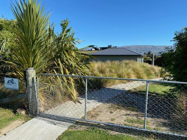 Minaret Ridge Retreat Hotel Wanaka Bagian luar foto