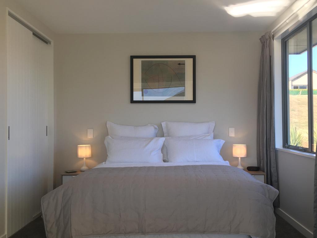 Minaret Ridge Retreat Hotel Wanaka Bagian luar foto