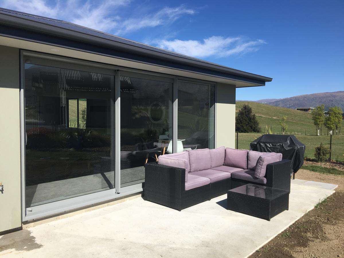 Minaret Ridge Retreat Hotel Wanaka Bagian luar foto