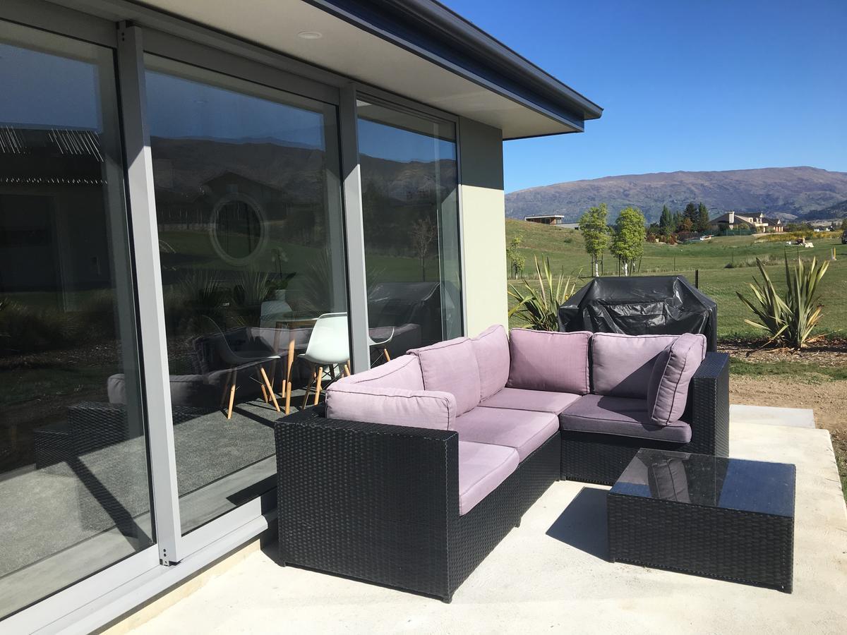 Minaret Ridge Retreat Hotel Wanaka Bagian luar foto