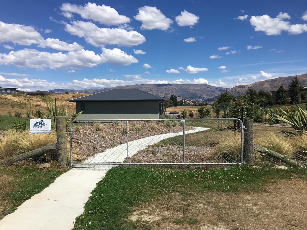 Minaret Ridge Retreat Hotel Wanaka Bagian luar foto